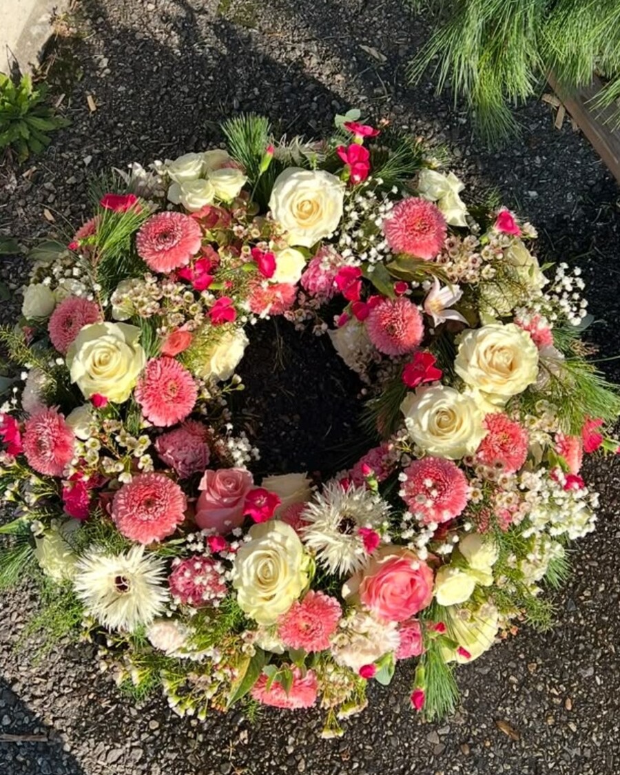 Couronne du Souvenir, vue rapprochée du cercle floral
